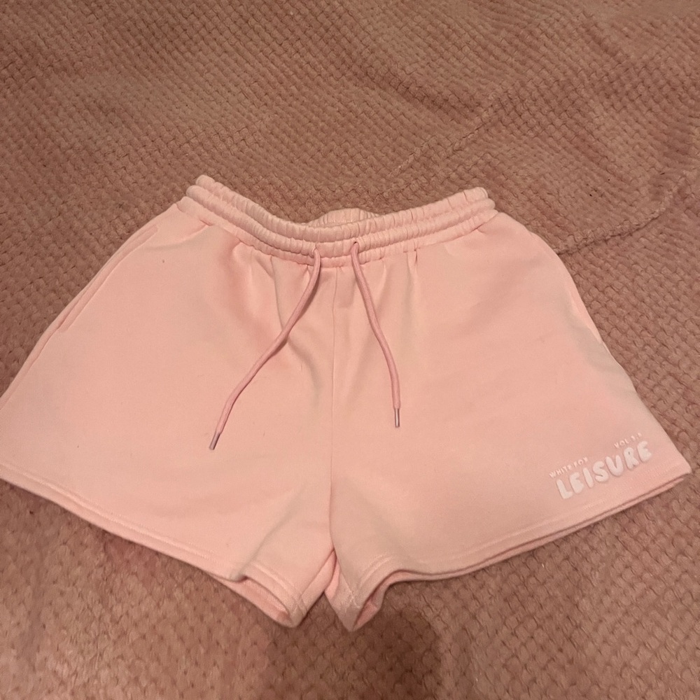 white fox lounge shorts size M posie pink